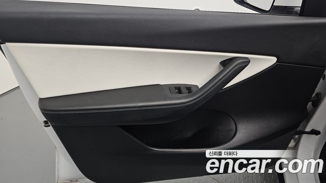 Tesla Model Y Long Range AWD 2021 — фото 24