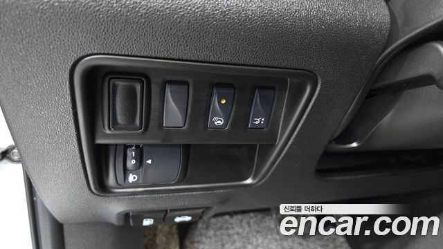 Renault Korea QM6 2.0 LPe RE Signature 2WD 2020 — фото 19