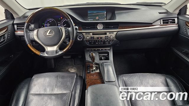 Lexus ES300h Executive XV60 2013 — фото 7