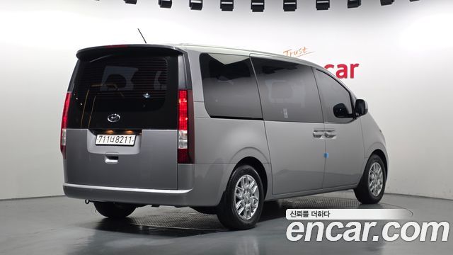 Hyundai Staria Tourer 11-Seater Modern 2022 — фото 2