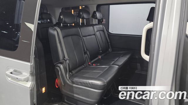 Hyundai Staria Tourer 11-Seater Modern 2022 — фото 12