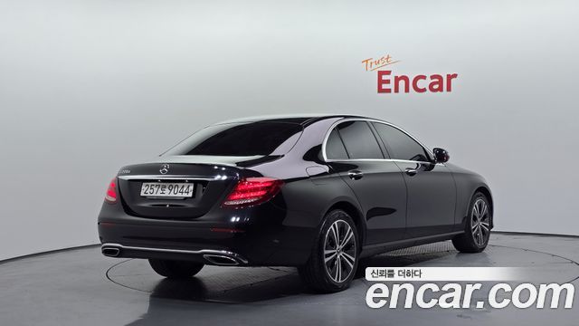 Mercedes-Benz E-Class (W213) E220d Avantgarde 2020 — фото 2