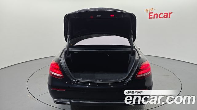 Mercedes-Benz E-Class (W213) E220d Avantgarde 2020 — фото 18