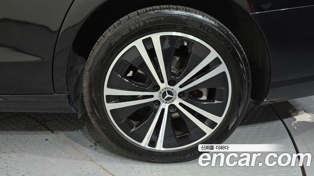 Mercedes-Benz E-Class (W213) E220d Avantgarde 2020 — фото 21