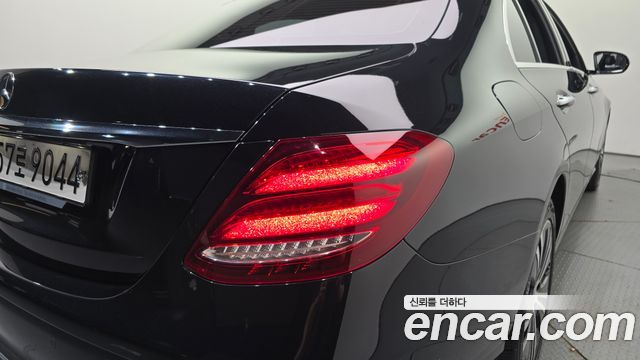 Mercedes-Benz E-Class (W213) E220d Avantgarde 2020 — фото 23