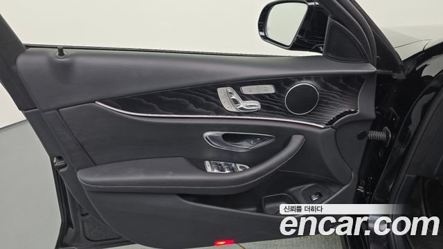 Mercedes-Benz E-Class (W213) E220d Avantgarde 2020 — фото 24
