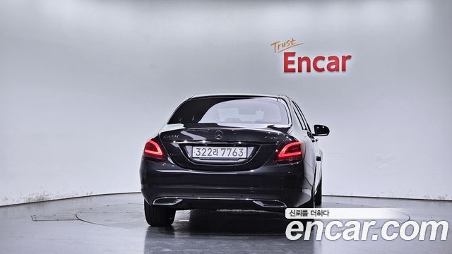 Mercedes-Benz C-Class (W205) C220 d 4MATIC 2020 — фото 4