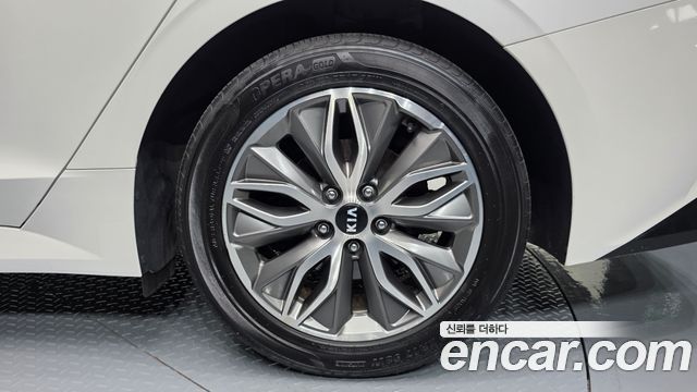 Kia K5 Hybrid (III) Signature 2020 — фото 21