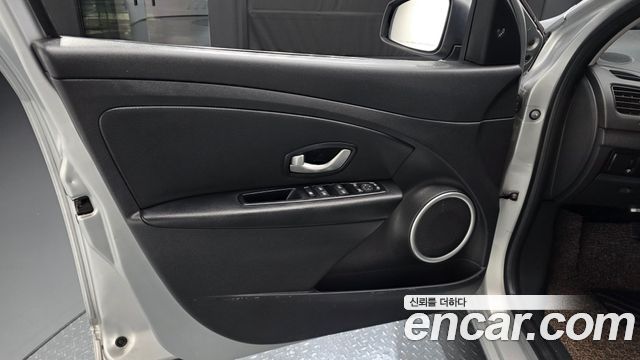 Renault Korea SM3 Neo RE 2017 — фото 24