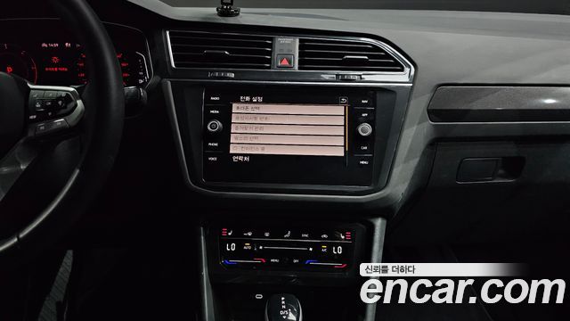 Volkswagen Tiguan (II) 2.0 TDI Premium 2022 — фото 14