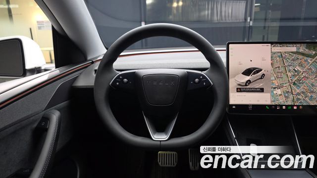 Tesla Model Y Long Range AWD 2025 — фото 13