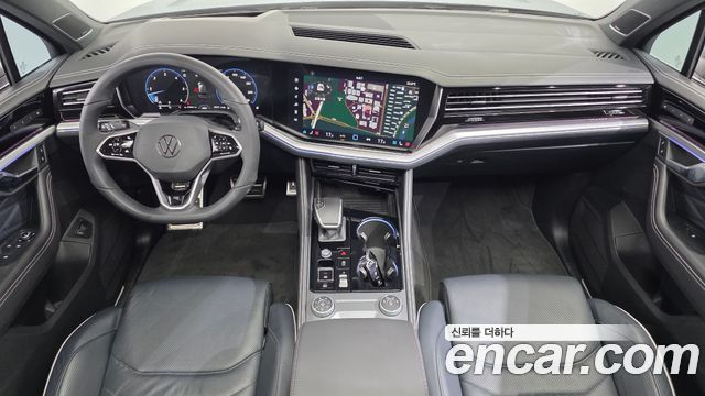 Volkswagen Touareg (III) 3.0 TDI R-Line 2024 — фото 7