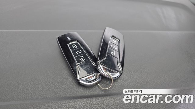 Volkswagen Touareg (III) 3.0 TDI R-Line 2024 — фото 18