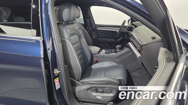 Volkswagen Touareg (III) 3.0 TDI R-Line 2024 — фото 26