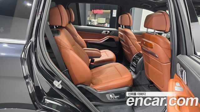 BMW X7 (G07) xDrive 40i M Sport 6STR 2024 — фото 12
