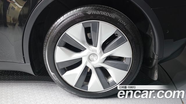 Tesla Model Y Long Range AWD 2021 — фото 5