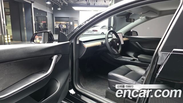 Tesla Model Y Long Range AWD 2021 — фото 10