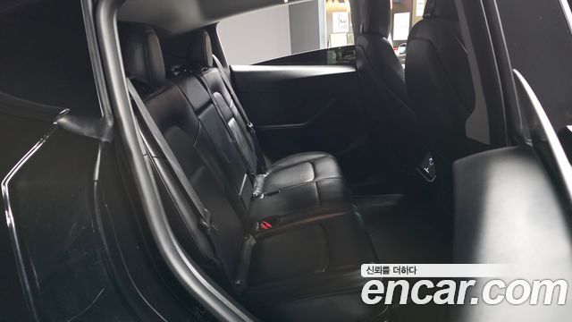 Tesla Model Y Long Range AWD 2021 — фото 12