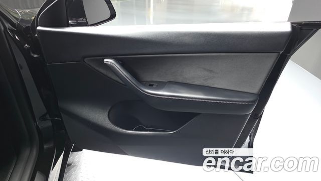 Tesla Model Y Long Range AWD 2021 — фото 24