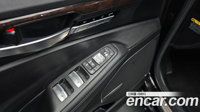 Genesis EQ900 3.3 T-GDI AWD Premiun Luxury 2018 — фото 15