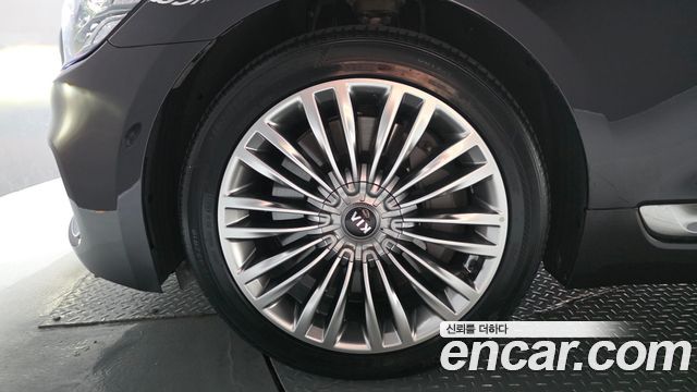 Kia K9 5.0 GDI AWD Quantum 2020 — фото 5