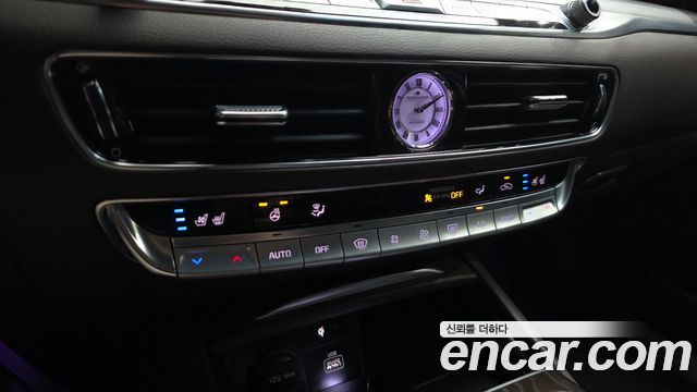 Kia K9 5.0 GDI AWD Quantum 2020 — фото 31