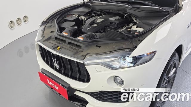 Maserati Levante 3.0 AWD 2018 — фото 6