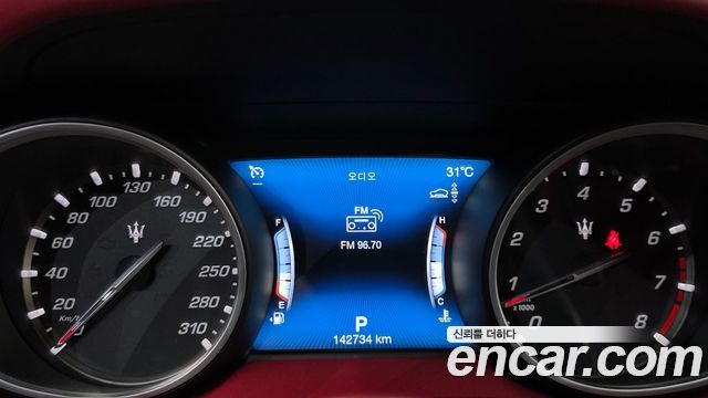 Maserati Levante 3.0 AWD 2018 — фото 8
