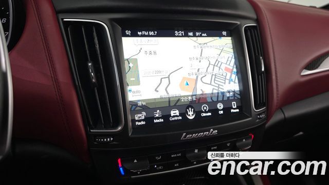 Maserati Levante 3.0 AWD 2018 — фото 12