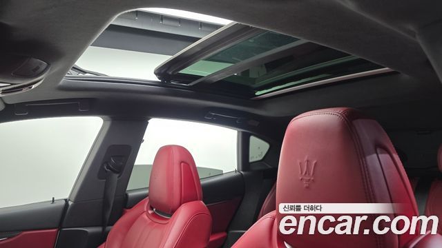 Maserati Levante 3.0 AWD 2018 — фото 20