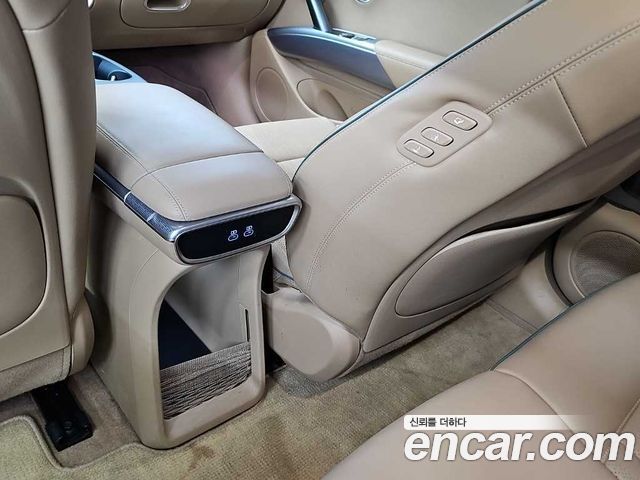 Genesis GV60 Standard 2023 — фото 17