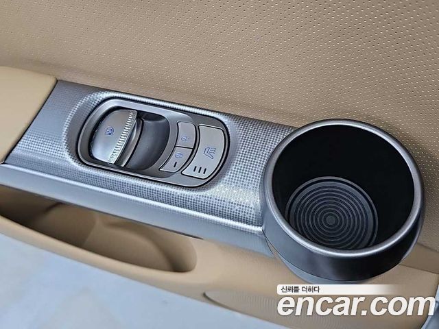 Genesis GV60 Standard 2023 — фото 18