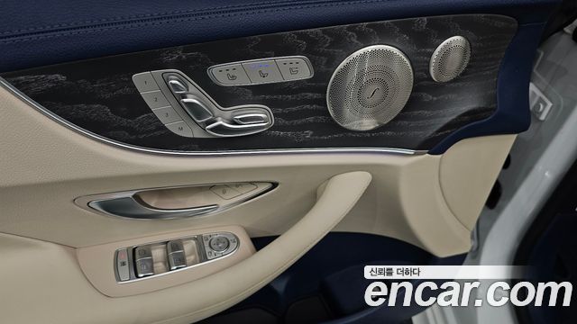 Mercedes-Benz E-Class (W213) E450 4MATIC Cabriolet 2022 — фото 33