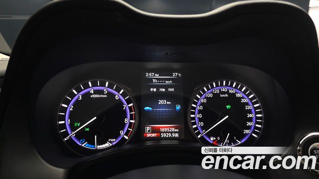 Infiniti Q50 3.5 Hybrid Essence 2015 — фото 8