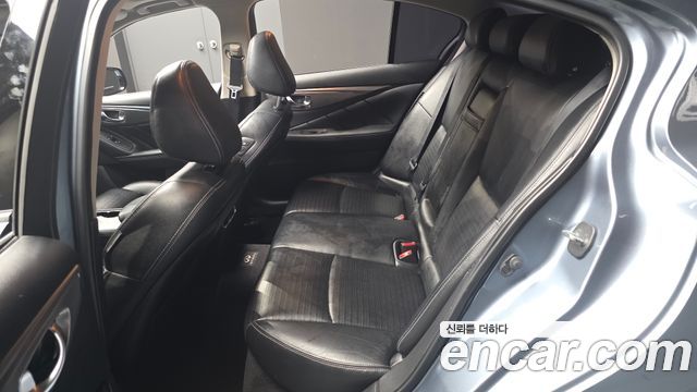 Infiniti Q50 3.5 Hybrid Essence 2015 — фото 15