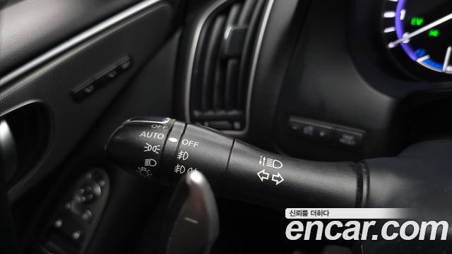 Infiniti Q50 3.5 Hybrid Essence 2015 — фото 20