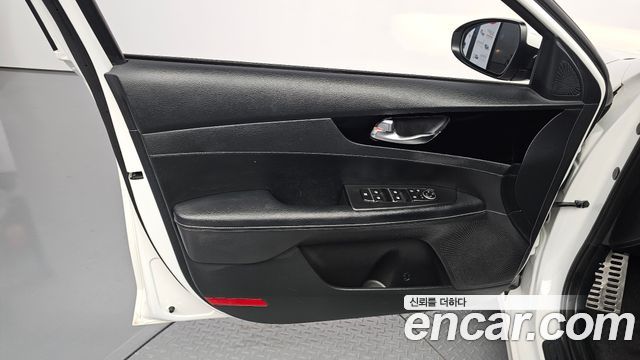 Kia K3 (II) 1.6 Prestige 2024 — фото 24