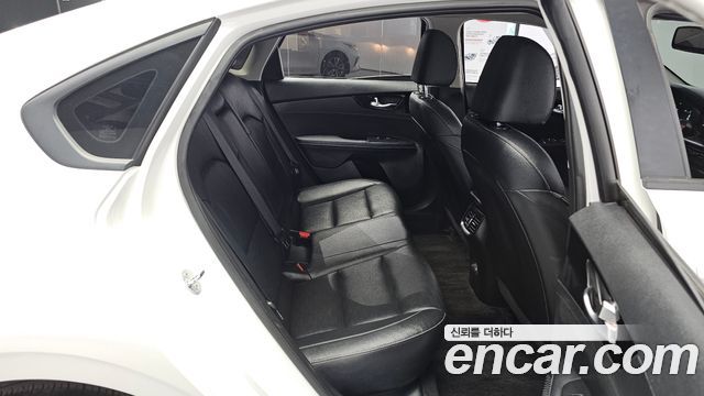 Kia K3 (II) 1.6 Prestige 2024 — фото 26