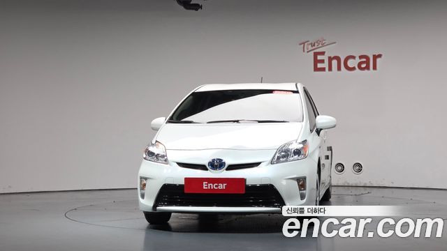 Toyota Prius 1.8 E 2015 — фото 3