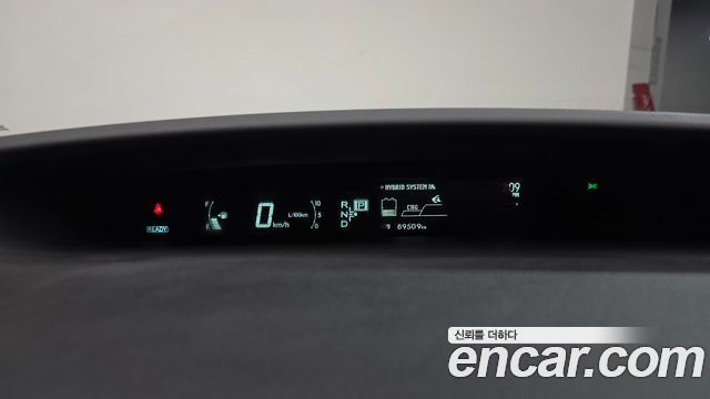 Toyota Prius 1.8 E 2015 — фото 8