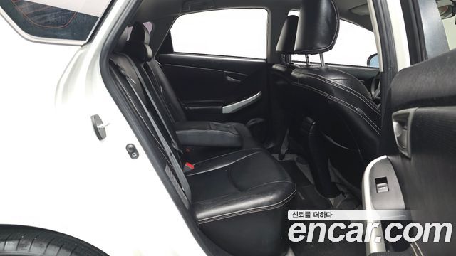 Toyota Prius 1.8 E 2015 — фото 11