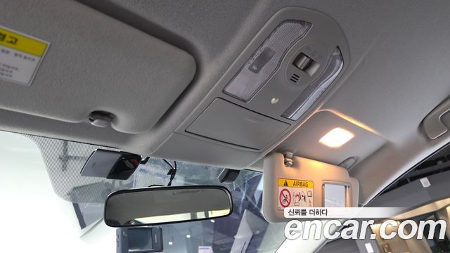 Toyota Prius 1.8 E 2015 — фото 19