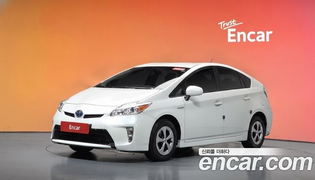 Toyota Prius 1.8 E 2015 — фото 1