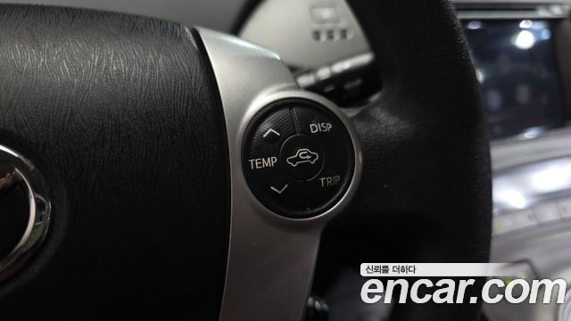 Toyota Prius 1.8 E 2015 — фото 27