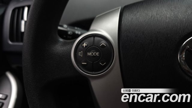 Toyota Prius 1.8 E 2015 — фото 29
