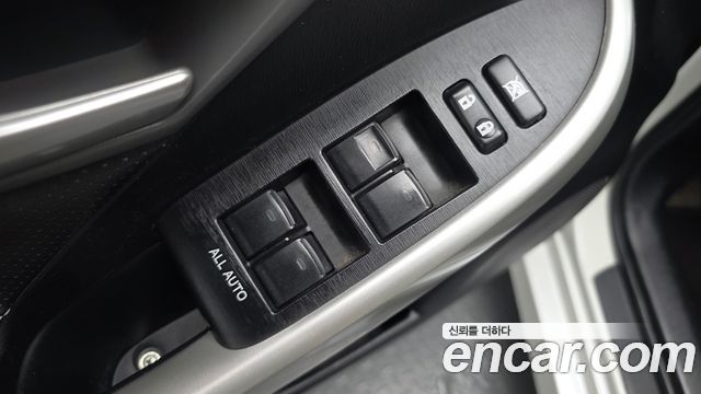 Toyota Prius 1.8 E 2015 — фото 31