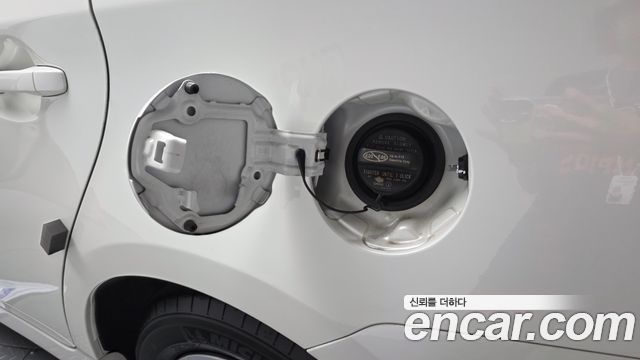 Toyota Prius 1.8 E 2015 — фото 33