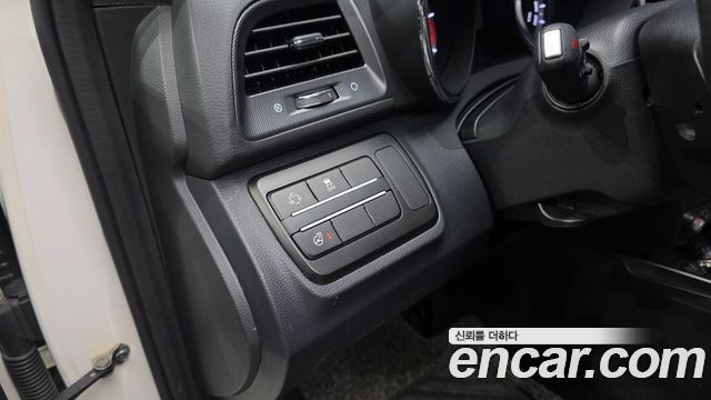 KG Mobility (SsangYong) Tivoli Diesel LX 2WD 2017 — фото 18