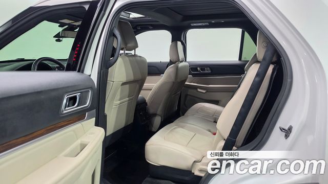 Ford Explorer 2.3 Limited 4WD 5th 2018 — фото 21