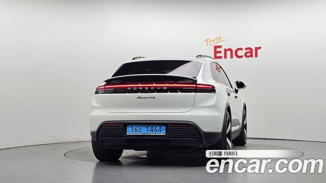 Porsche Macan EV 4S 2025 — фото 4